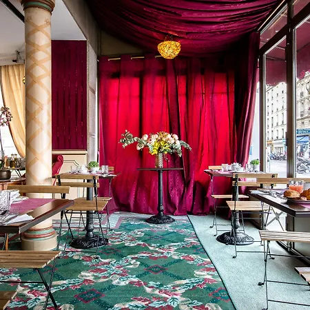 Maison Eugenie Hotell 4*