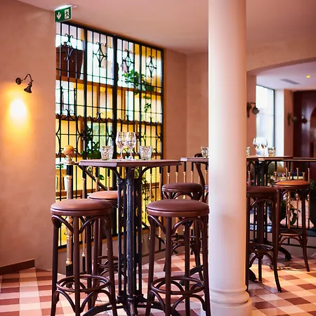 Maison Eugenie 4* Parijs