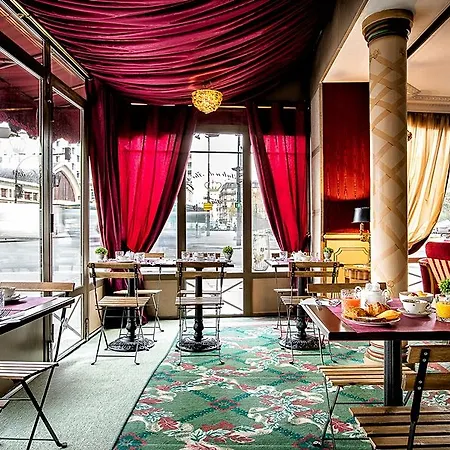 Eugénie Hotel