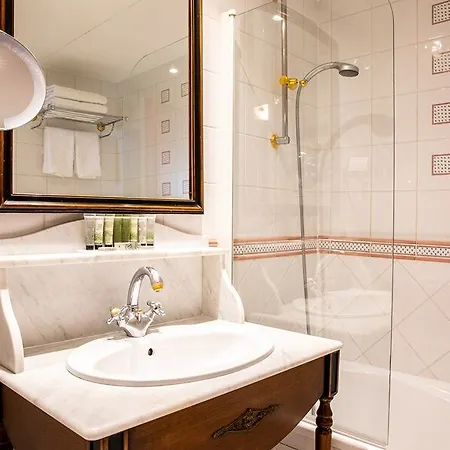 Eugénie Hotel 4*