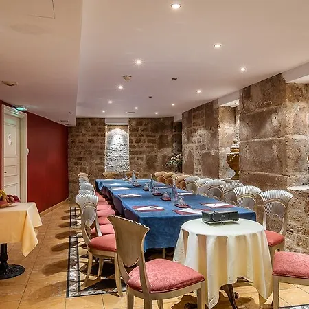 Eugénie 4*
