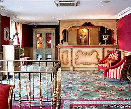 Eugénie 4* Paris