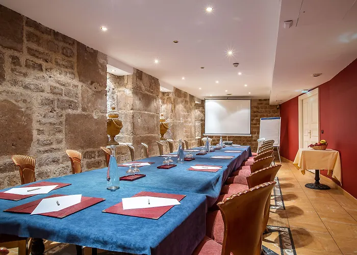 Maison Eugenie 4* Parigi